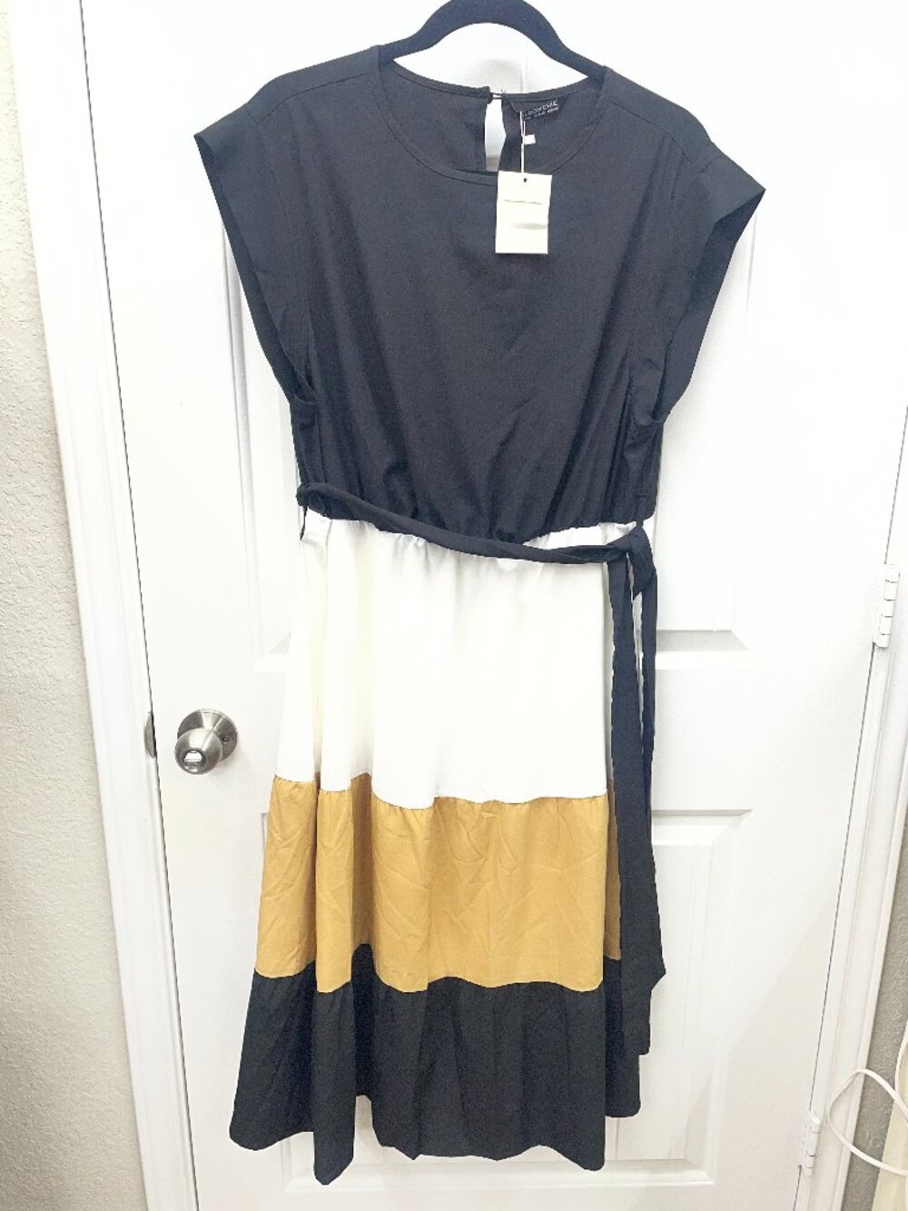 BloomChic Capped Sleeves Print Pocket Scoop Neck Dress Tan Black  14-16/1X